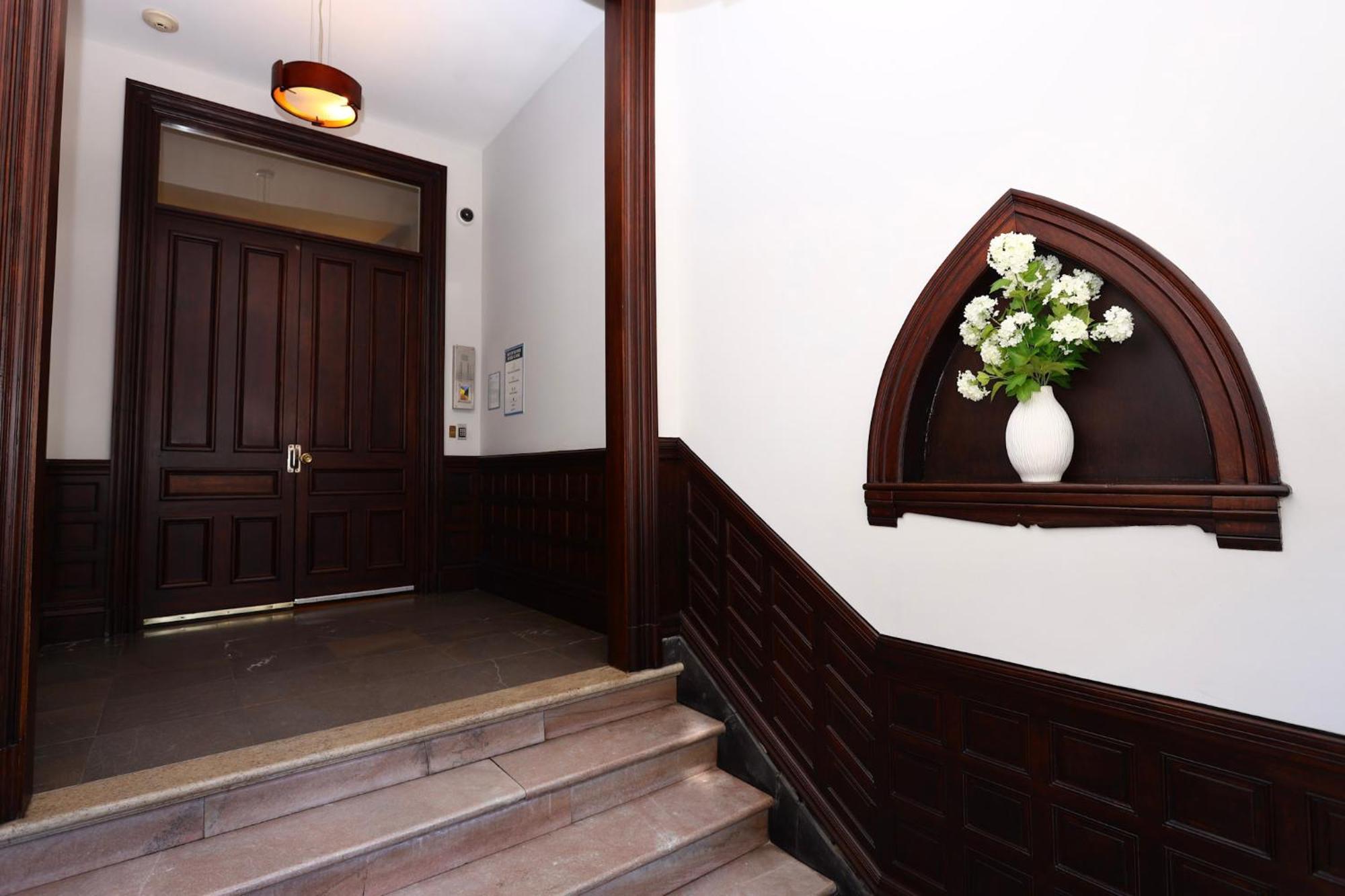 Stylish Newbury Street Studio, #4 Бостон Екстер'єр фото